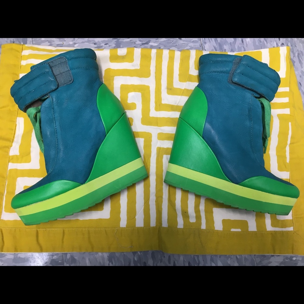 Boutique 9 sneaker wedges